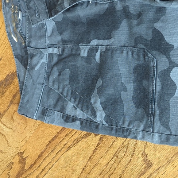 Seven7 Camo Print Pants - Picture 5 of 7